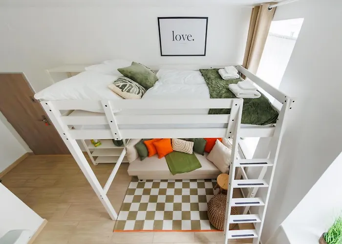 Market Compact Retreat