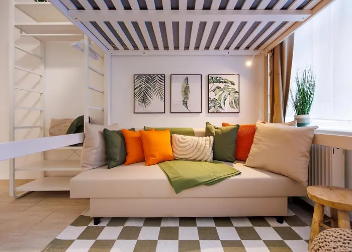 Market Compact Retreat